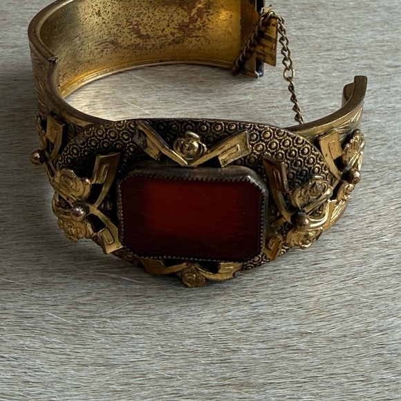 Vintage Gold and Brown Bracelet - Picture 10 of 10